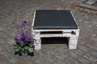 pallet corner element, white glazed, with gray seat cushion 